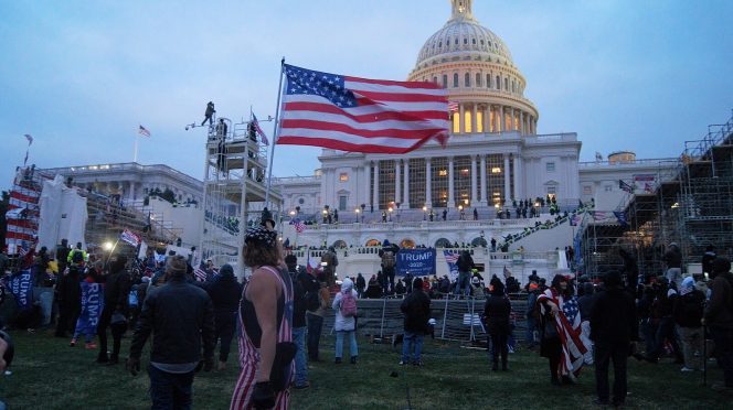 Прихильники Трампа на протесті біля Капітолія, 6 січня 2021 року